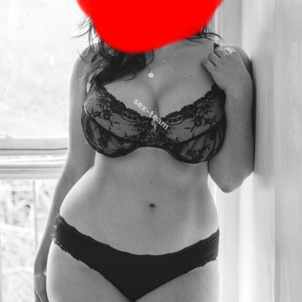 КСЮША у ЖД ВОКЗАЛА